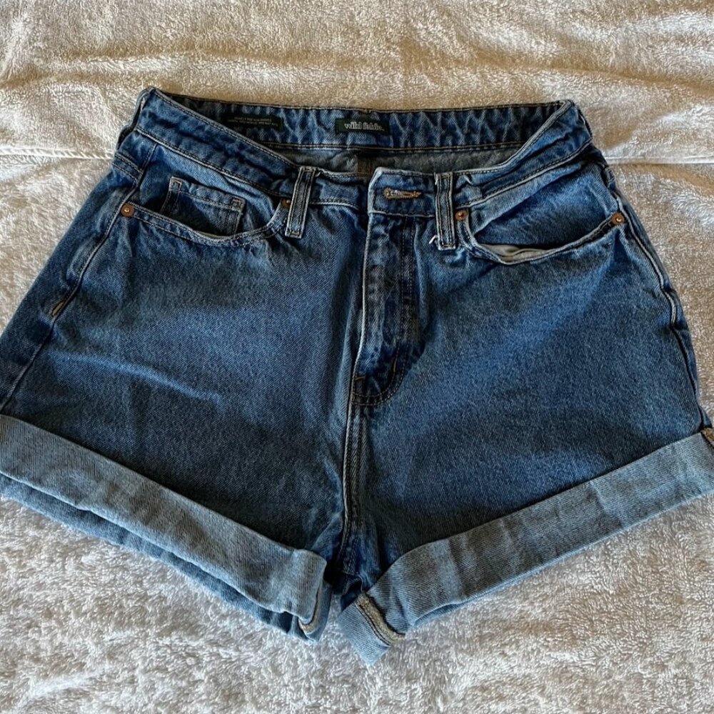 Wild Fable Denim Highest Rise Mom Shorts, Cuffed, "Happy" on Pocket, Size 6/28R